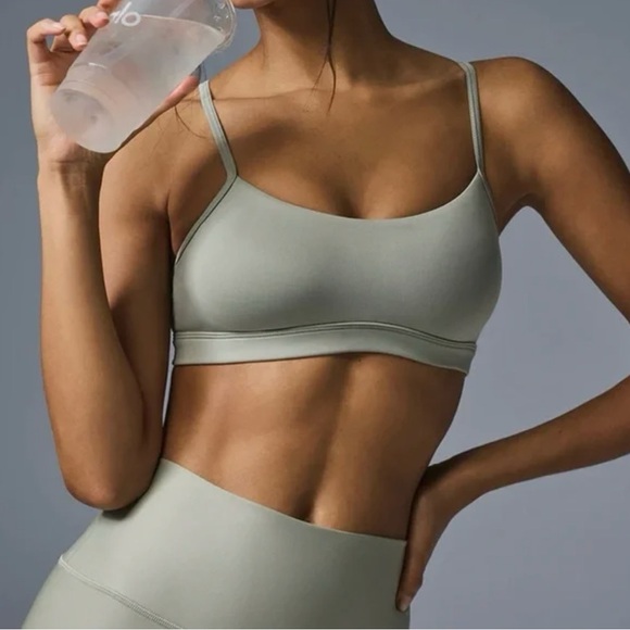 ALO Airlift Bra and Leggings Set - Picture 8 of 11